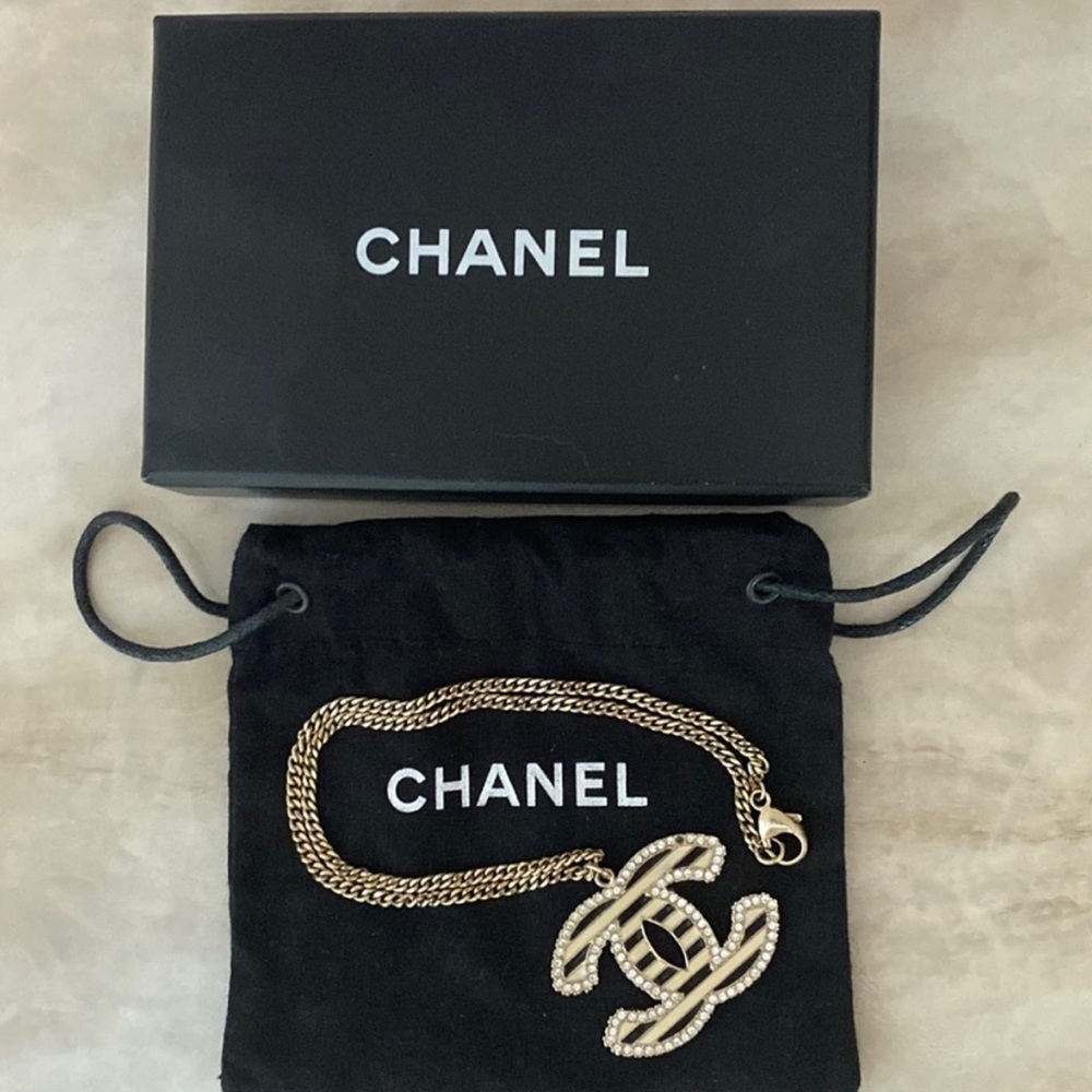 Chanel necklace Crystal Enamel striped large CC - Picture 7 of 10